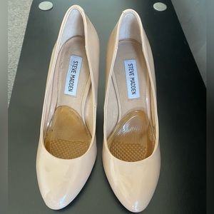 Steve Madden pumps, size 6
